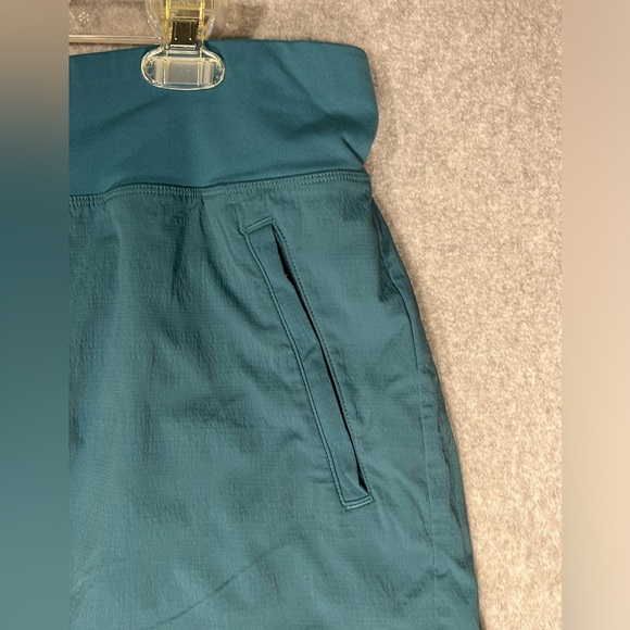 Athleta Trekkie North Shorts Borealis Green Blue Teal Plus Size 16 - Picture 5 of 9